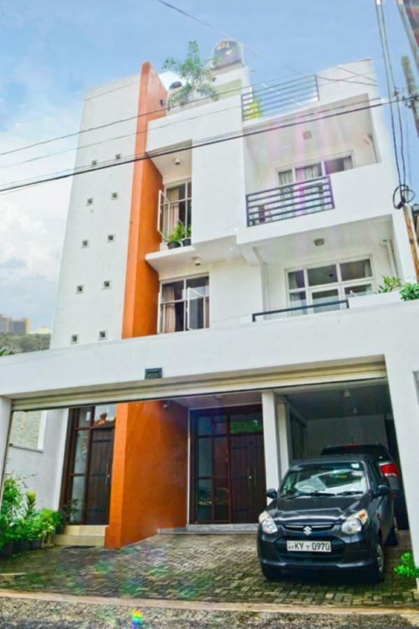 Furnished Apartment At Colombo Suburbs Nawala Раджагирия Экстерьер фото
